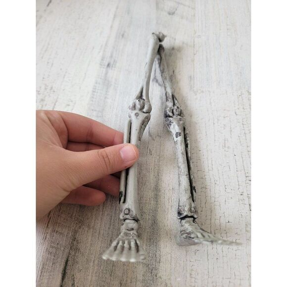 Halloween scary skeleton leg set decor bones prop - Picture 2 of 5